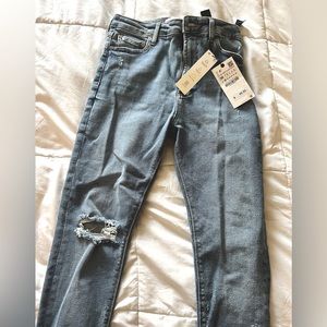 Zara Never Worn High Wasted Jeans